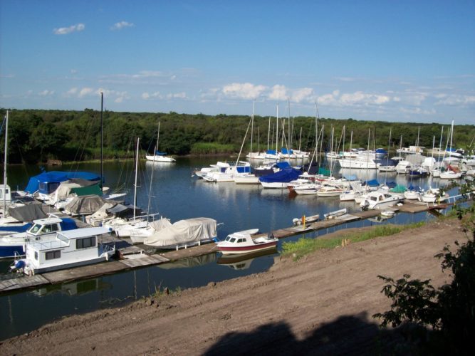 Barcos_en_el_Yatch_Club_Entrerriano,_Concepción_del_Uruguay