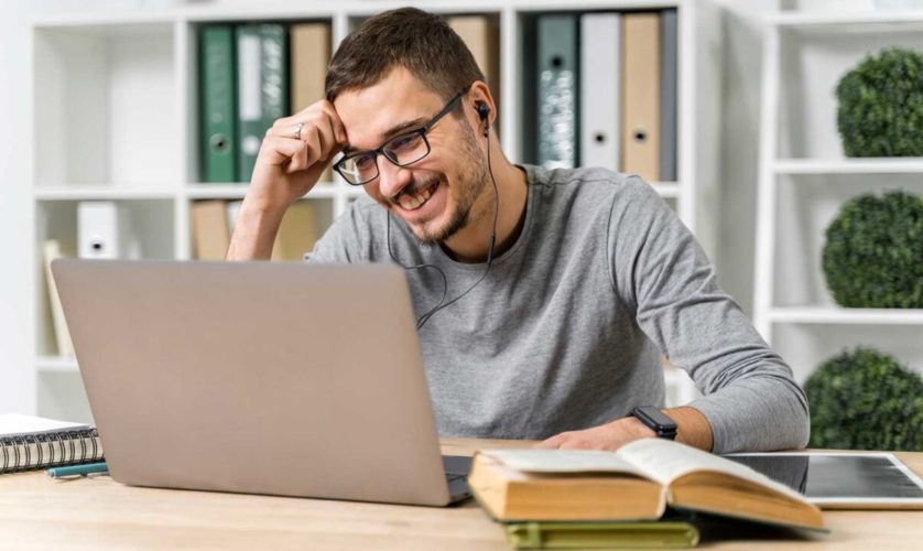 Está abierta convocatoria destinada a jóvenes para estudiar inglés.