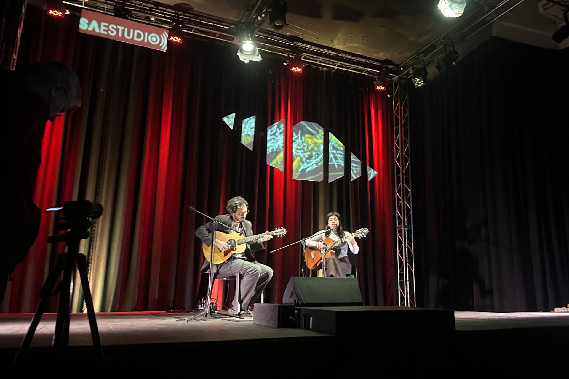 El ciclo Casa Estudio estrenó una nueva sesión en vivo junto a la cantautora Soraya